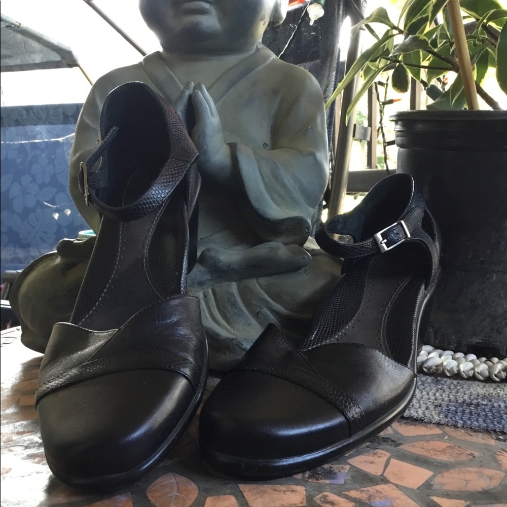 RARE Dansko “Roxy” EUC